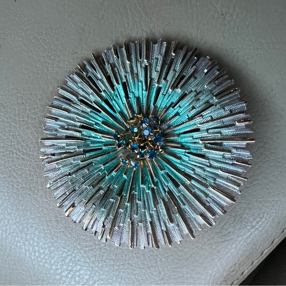 Vintage PARK LANE Costume goldtone Sunburst Sapphire Blue Rhinestone Brooch